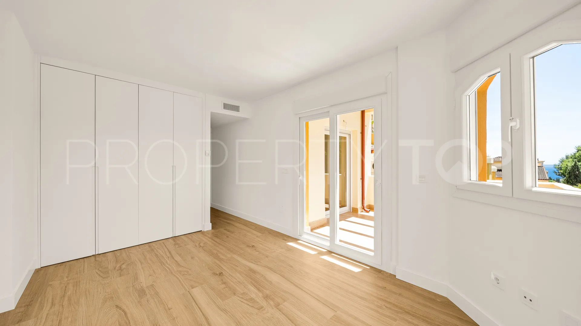 Town house for sale in Nagüeles with 4 bedrooms