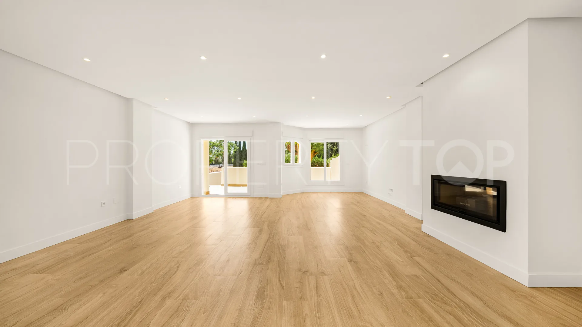 Town house for sale in Nagüeles with 4 bedrooms