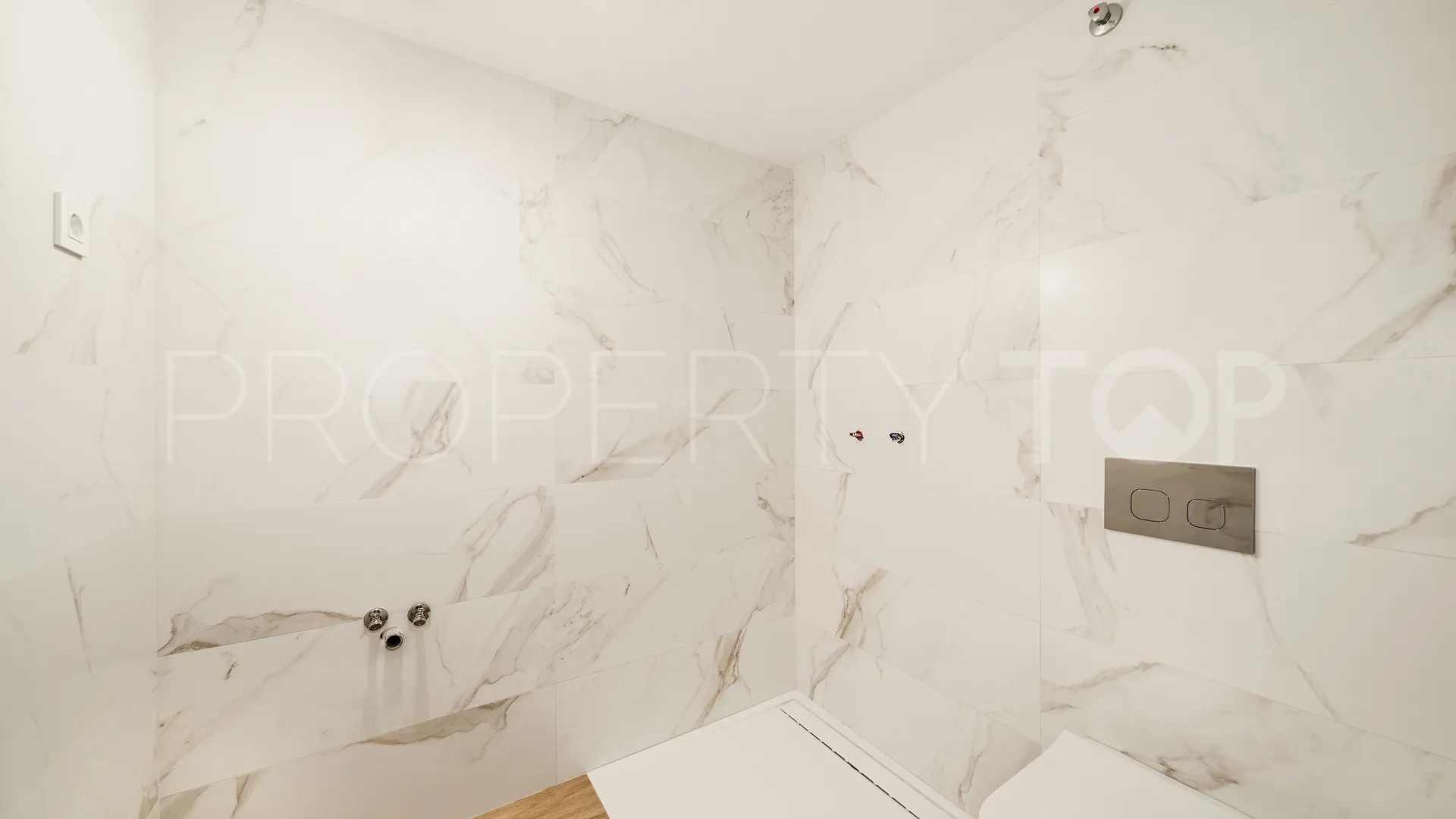 Town house for sale in Nagüeles with 4 bedrooms