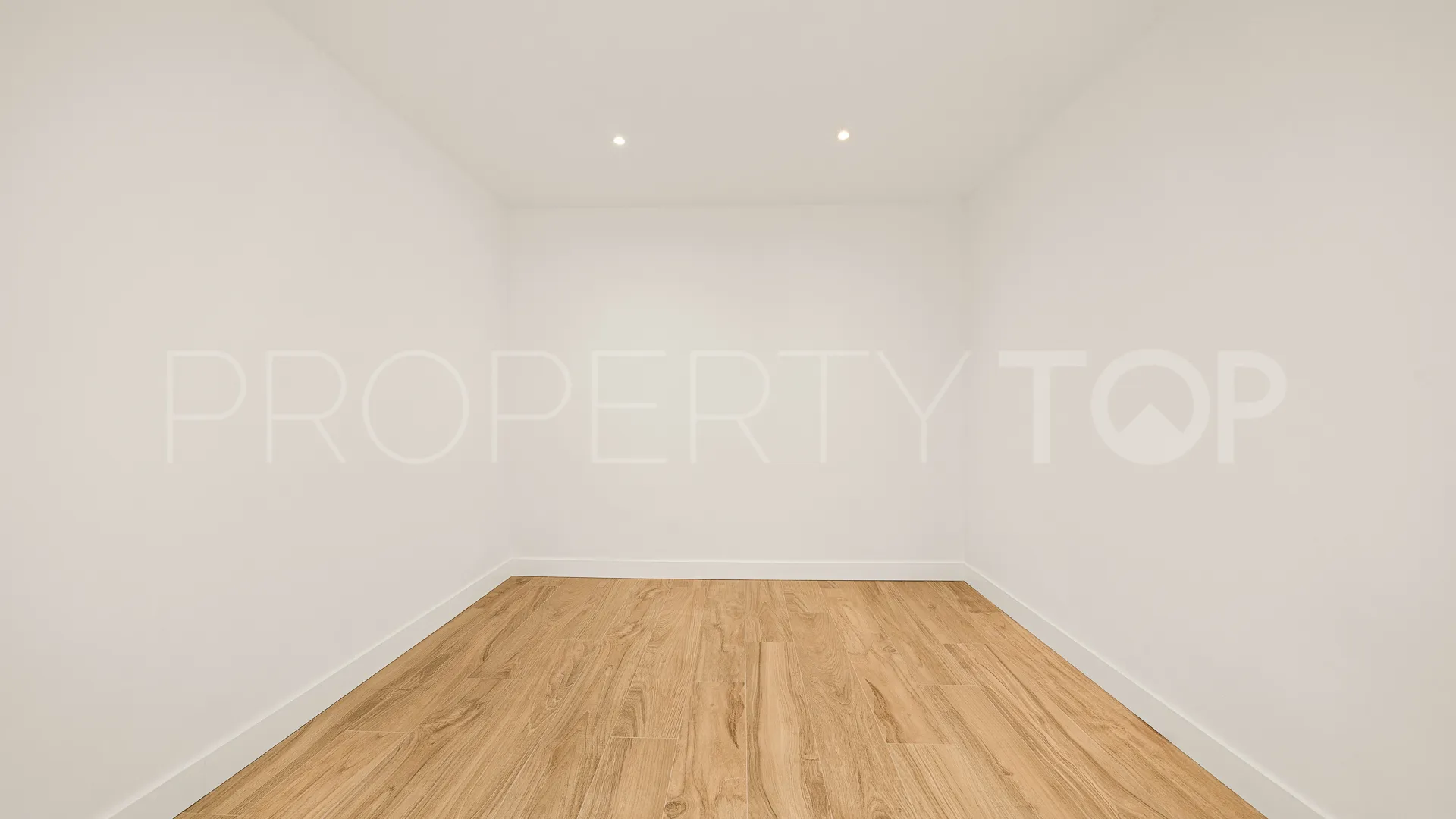 Town house for sale in Nagüeles with 4 bedrooms