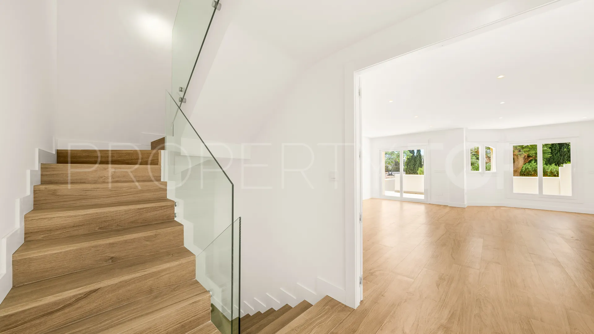 Town house for sale in Nagüeles with 4 bedrooms