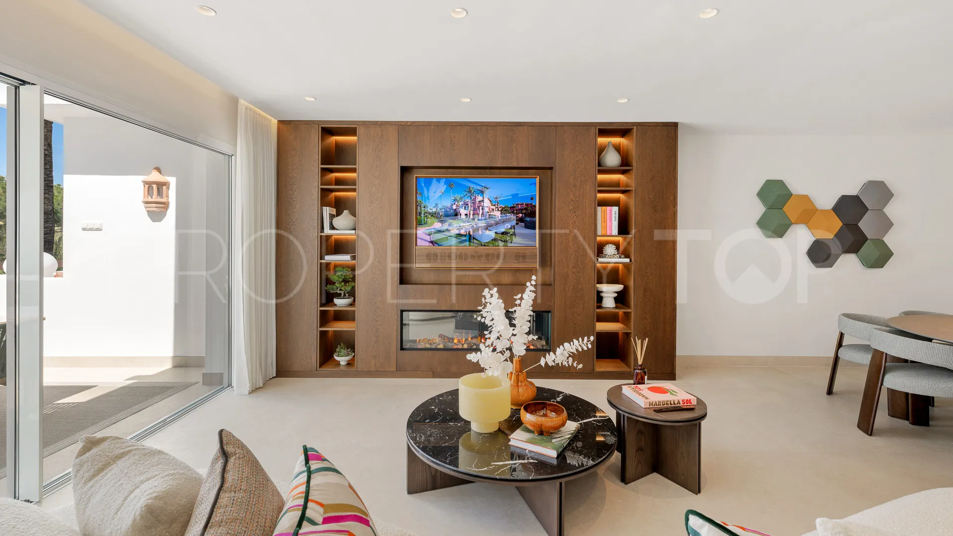 Comprar apartamento en Los Monteros de 3 dormitorios