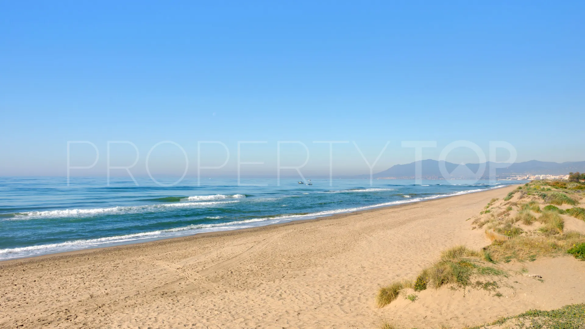 Comprar apartamento en Los Monteros de 3 dormitorios