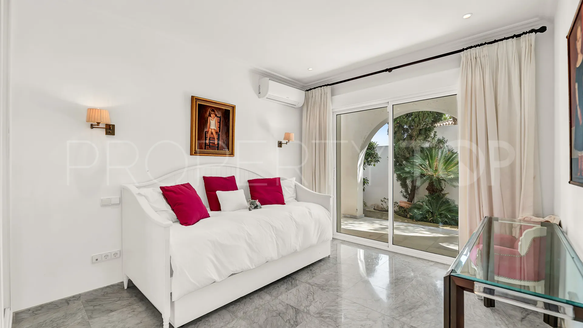 For sale Los Monteros villa with 5 bedrooms