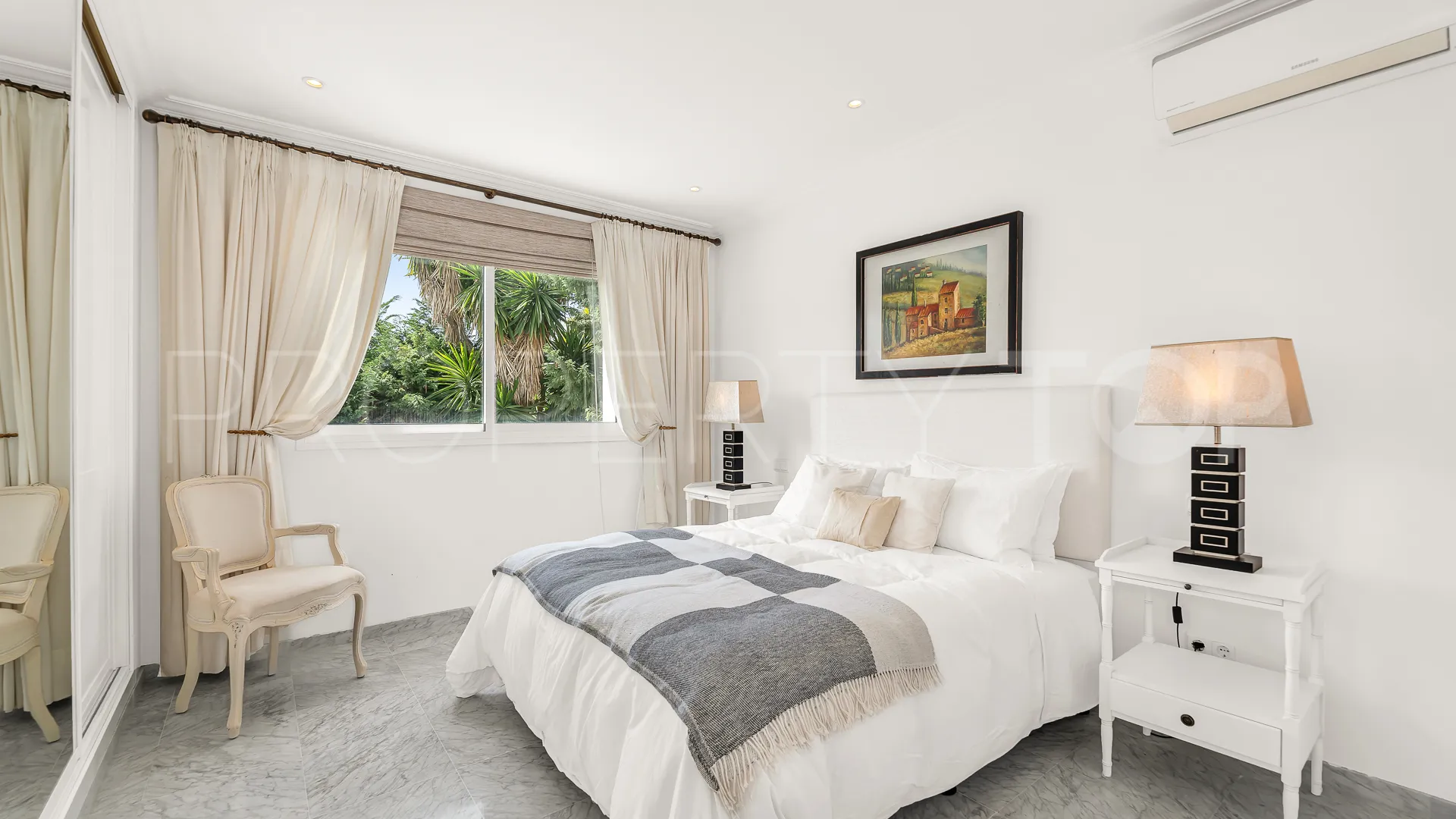 For sale Los Monteros villa with 5 bedrooms