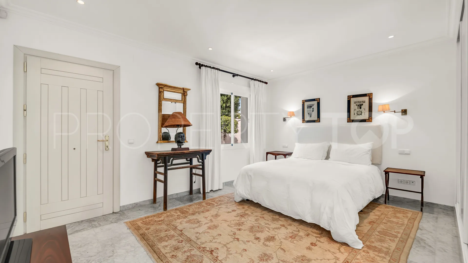 For sale Los Monteros villa with 5 bedrooms