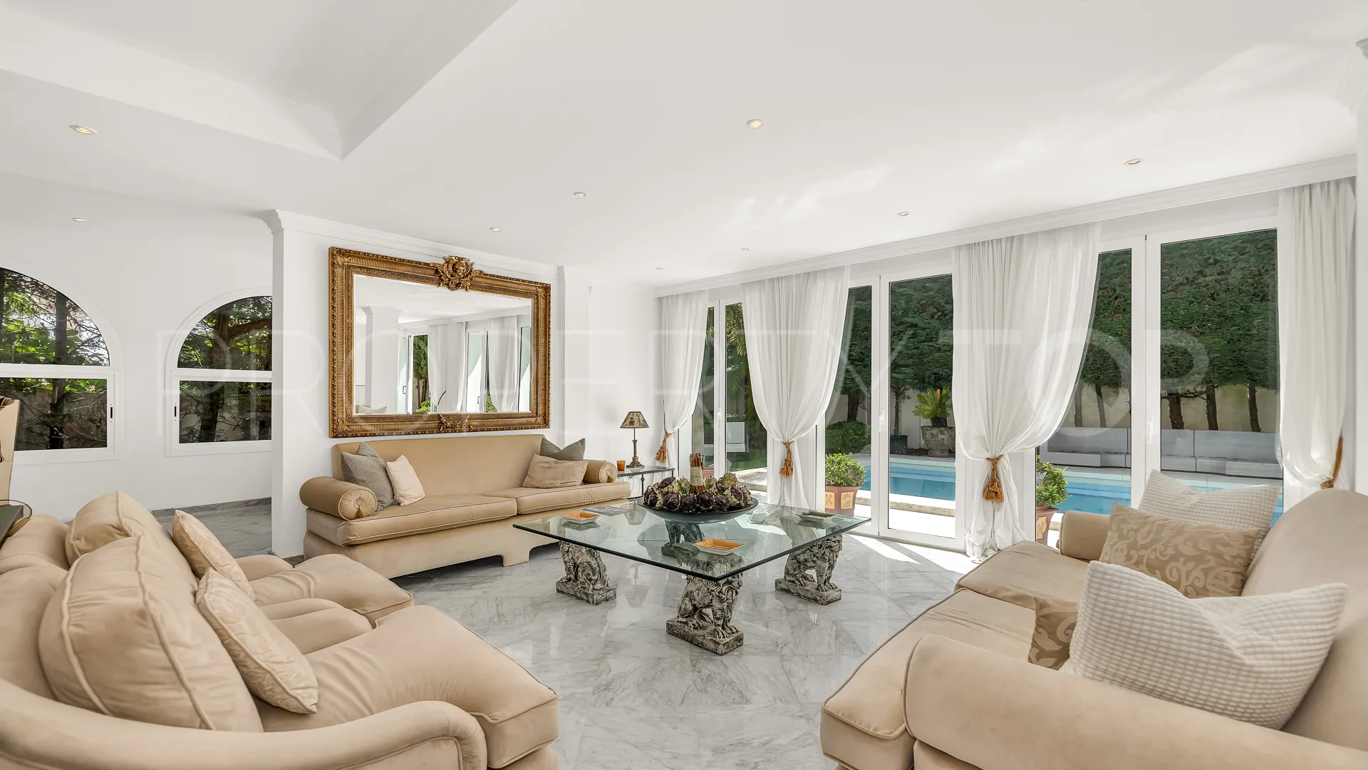 For sale Los Monteros villa with 5 bedrooms