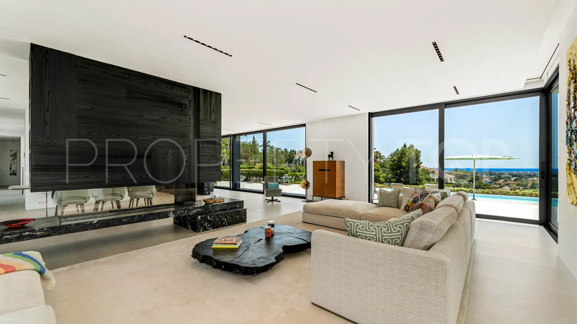 Villa for sale in La Quinta with 6 bedrooms