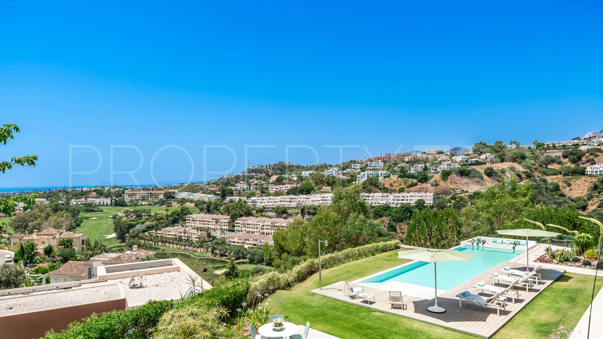 Villa for sale in La Quinta with 6 bedrooms