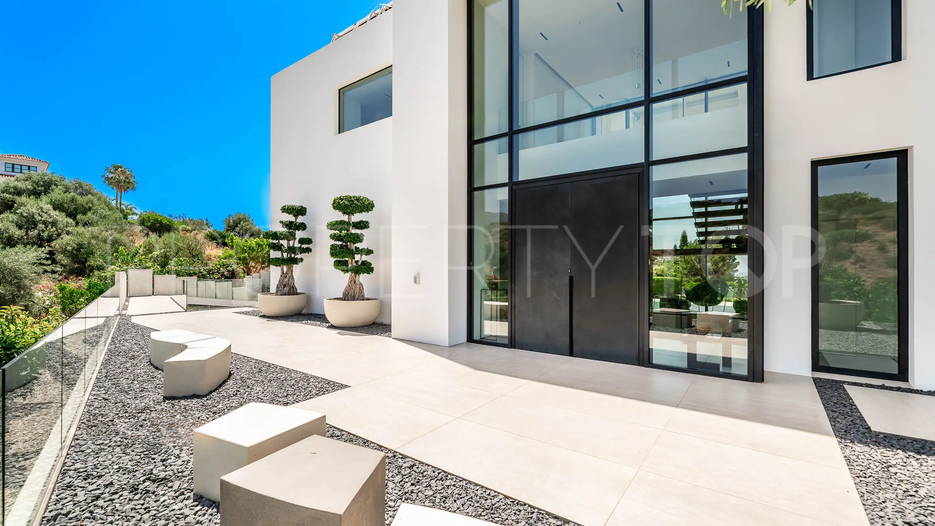 Villa for sale in La Quinta with 6 bedrooms