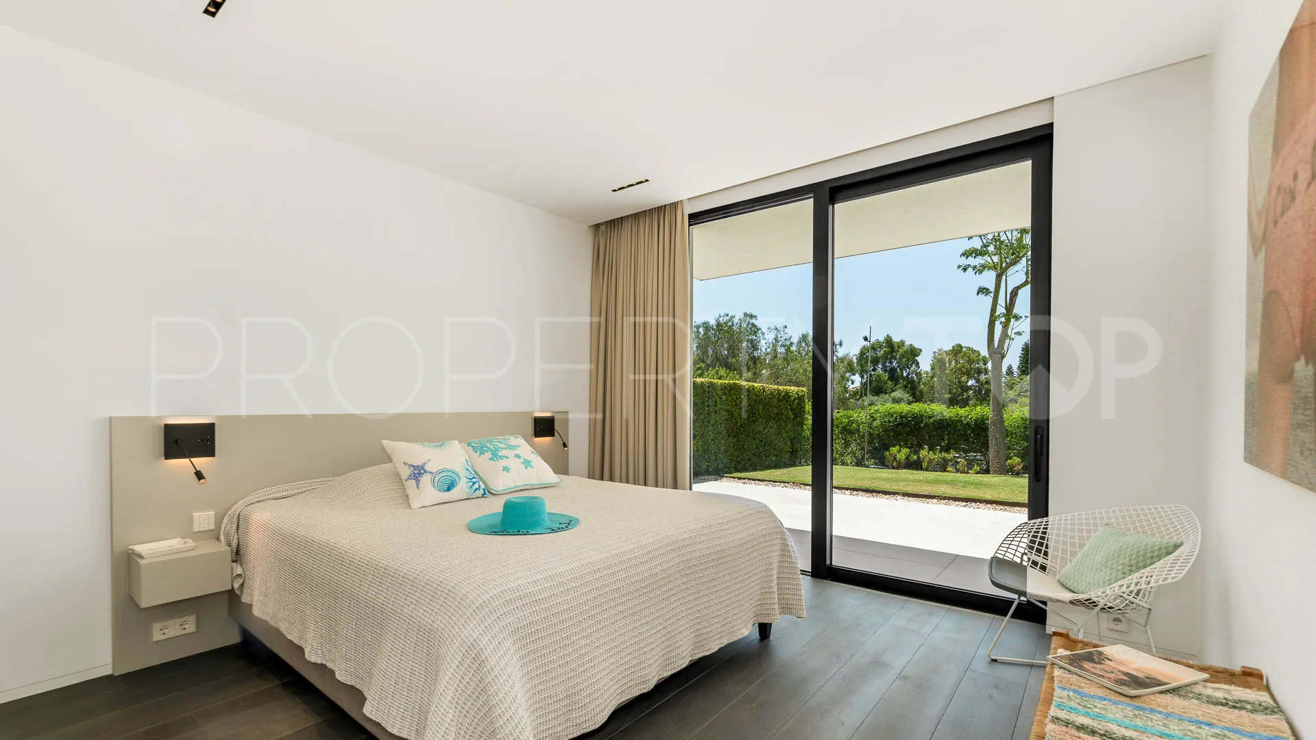 Villa for sale in La Quinta with 6 bedrooms