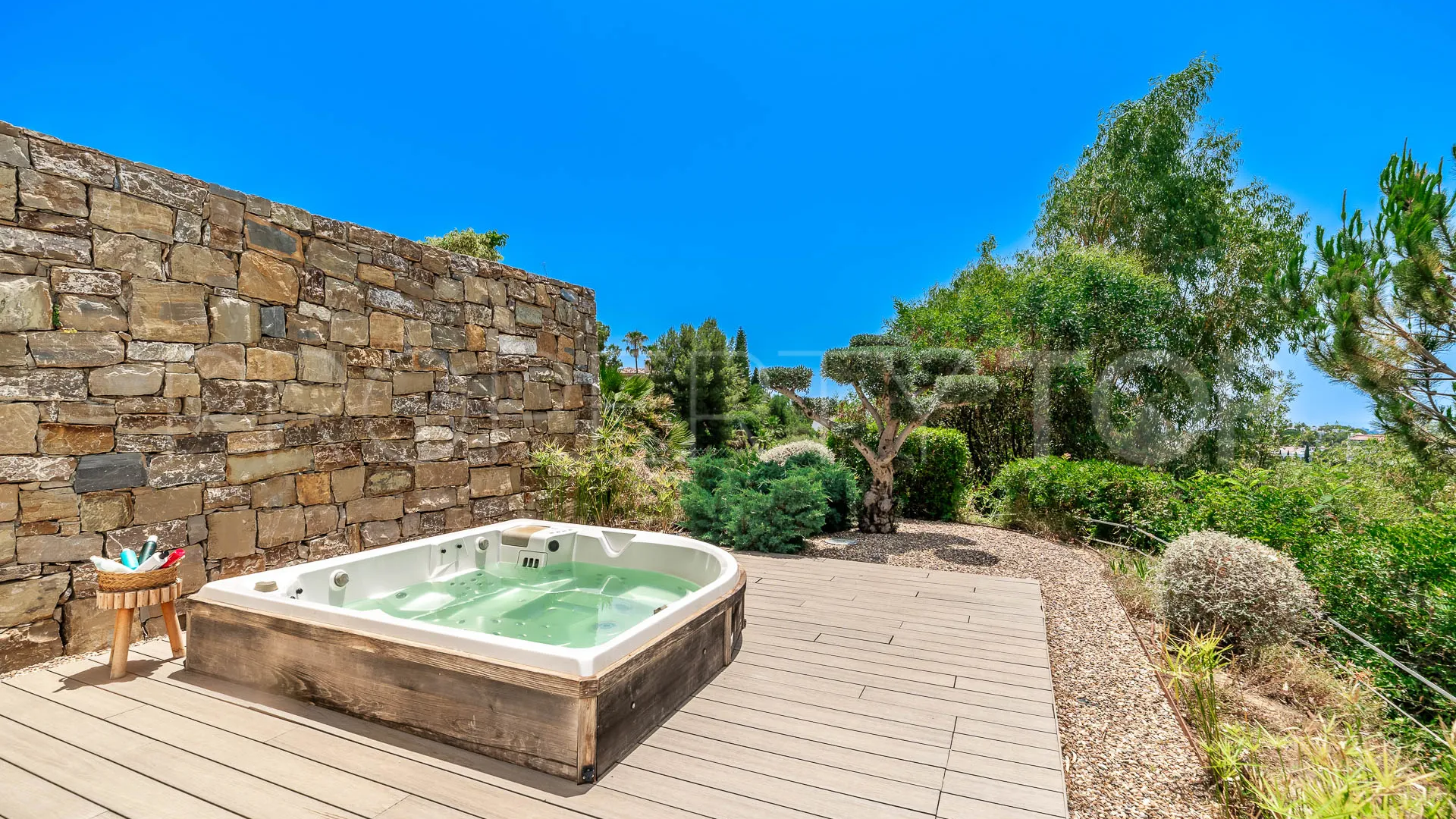 Villa for sale in La Quinta with 6 bedrooms