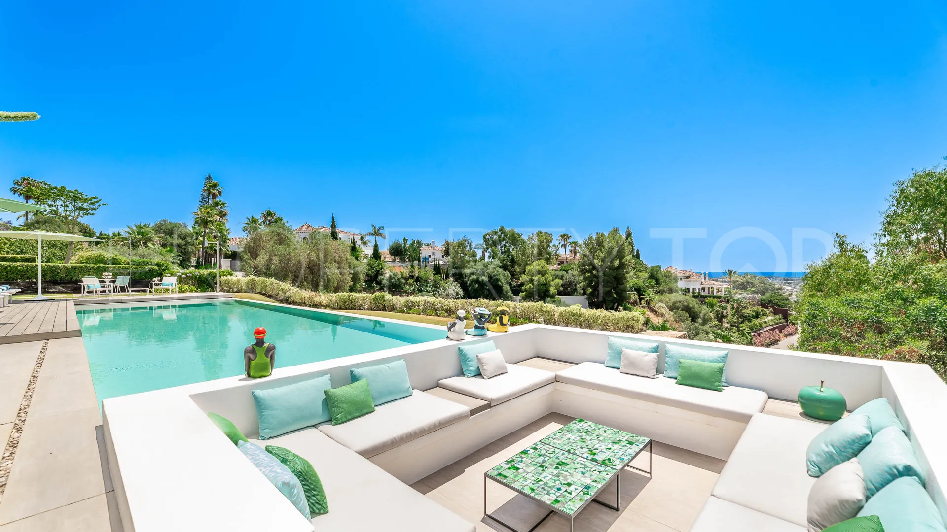 Villa for sale in La Quinta with 6 bedrooms