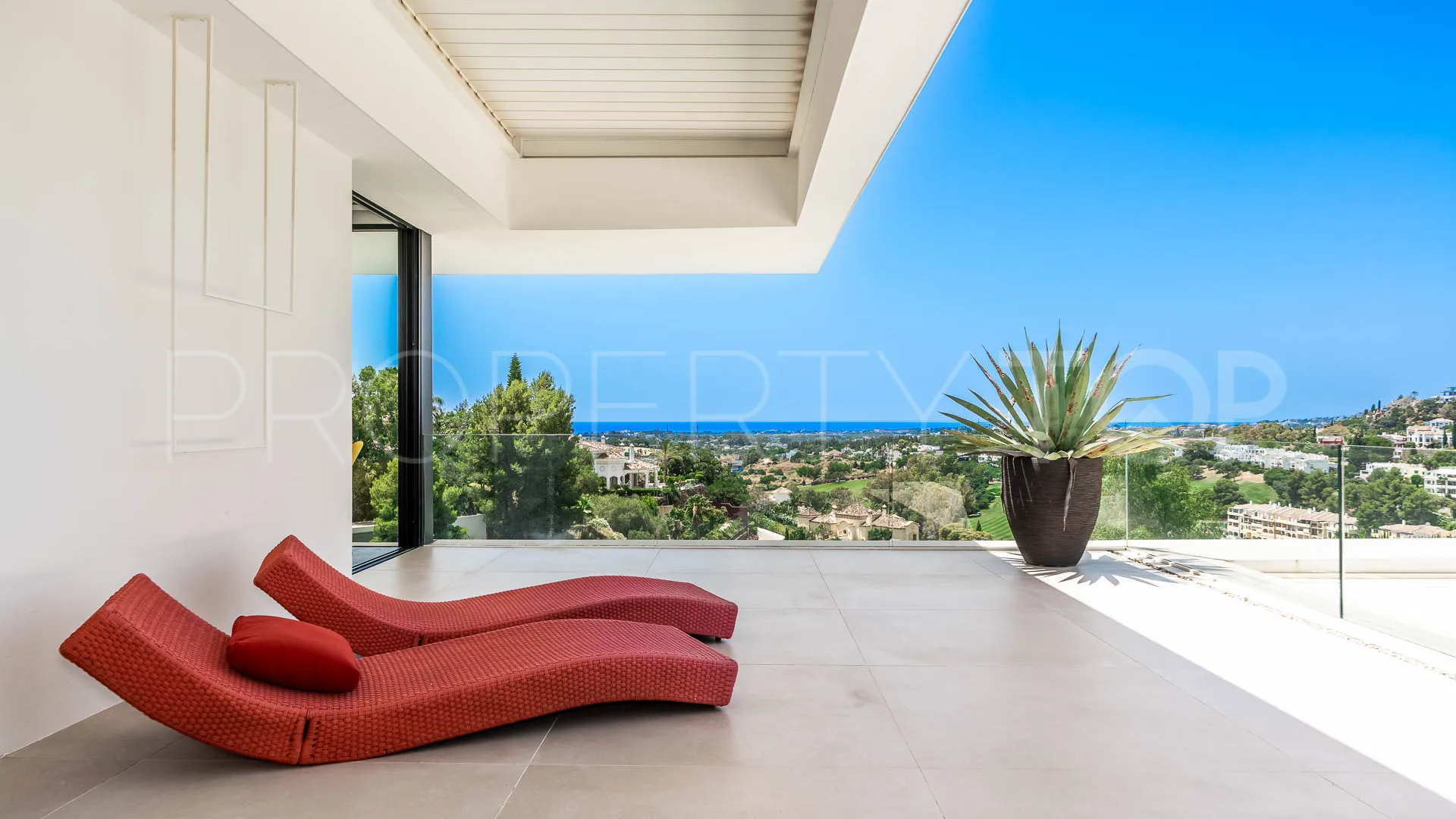 Villa for sale in La Quinta with 6 bedrooms