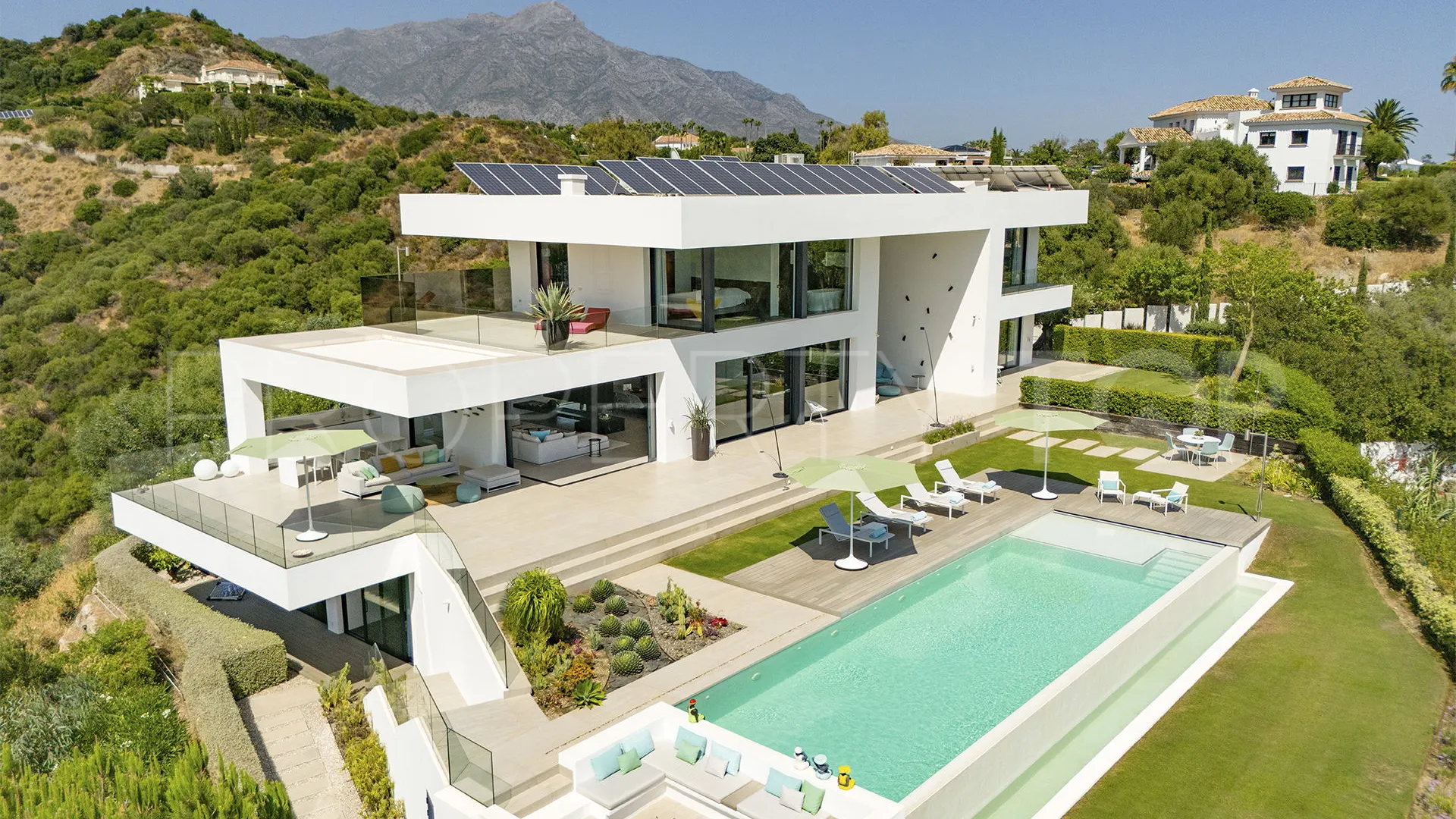Villa for sale in La Quinta with 6 bedrooms