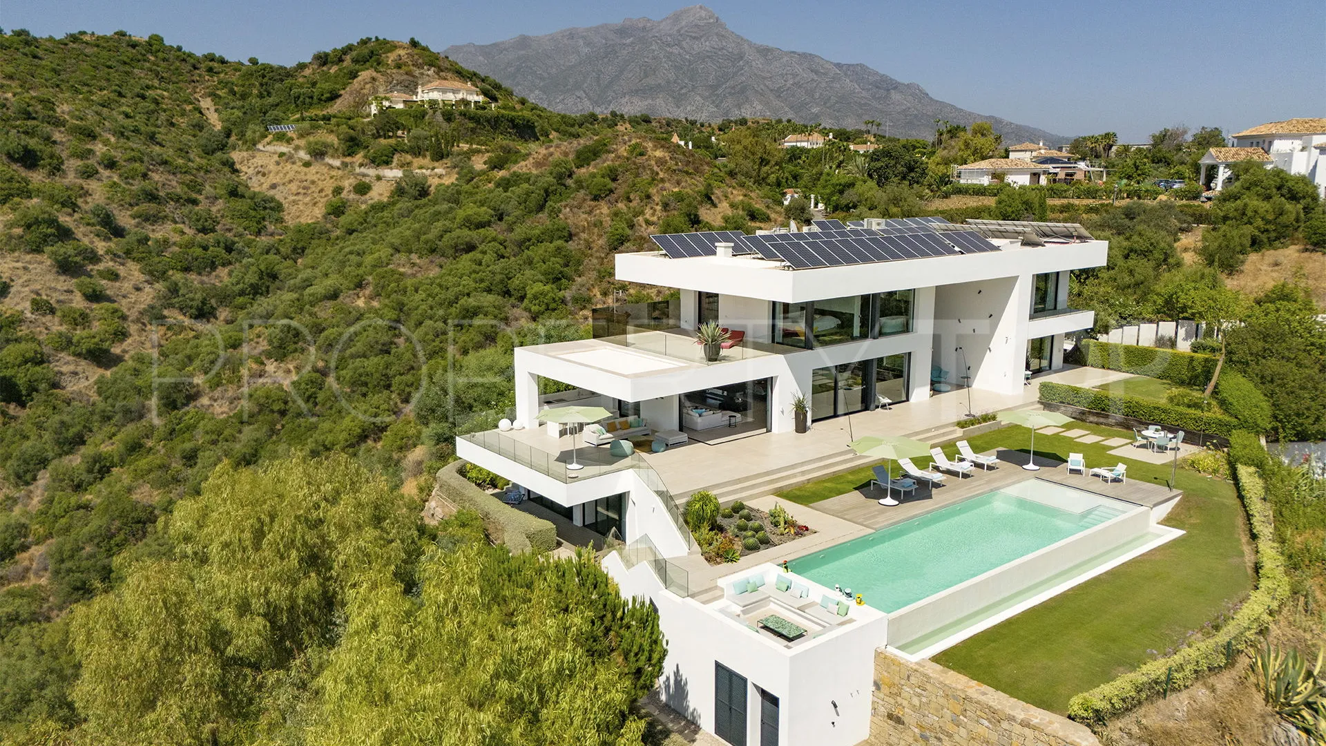 Villa for sale in La Quinta with 6 bedrooms