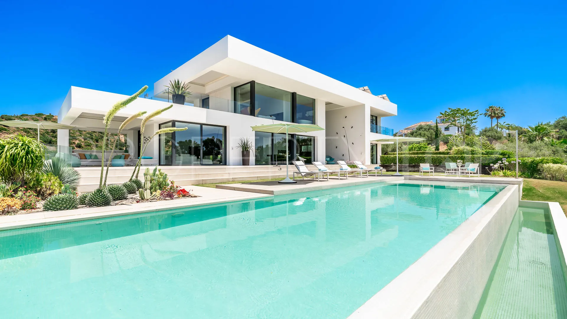 Villa for sale in La Quinta with 6 bedrooms