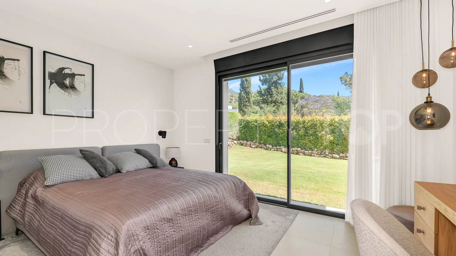 5 bedrooms Cascada de Camojan villa for sale