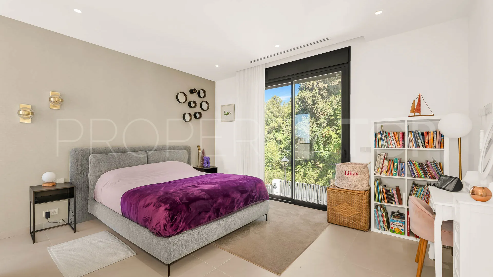 5 bedrooms Cascada de Camojan villa for sale
