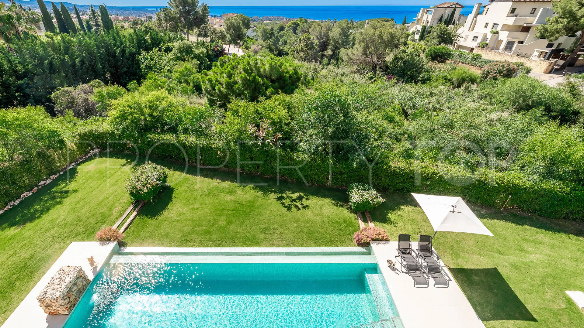 5 bedrooms Cascada de Camojan villa for sale
