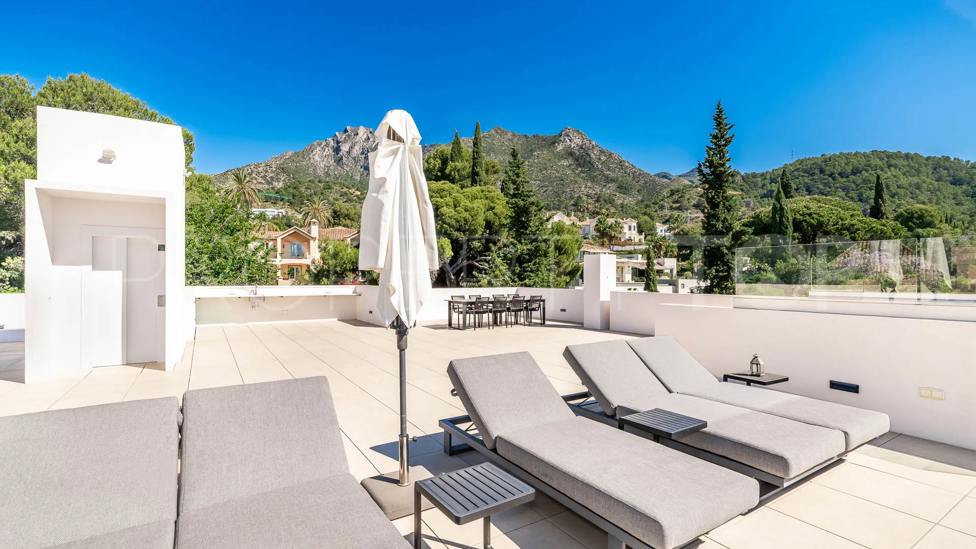 5 bedrooms Cascada de Camojan villa for sale