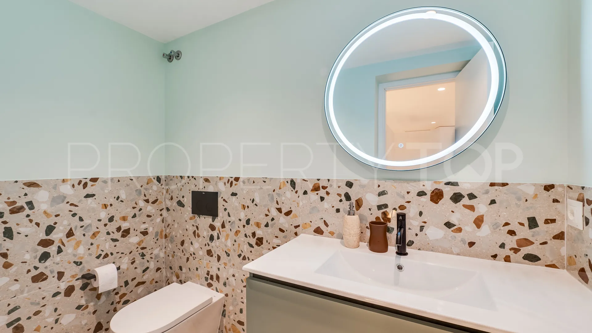 Apartment for sale in Las Lomas del Marbella Club