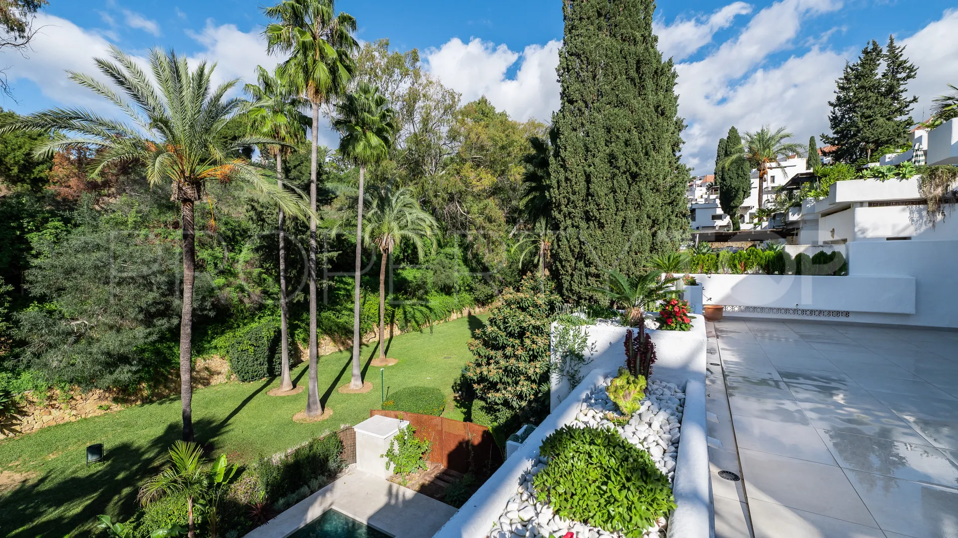 Apartment for sale in Las Lomas del Marbella Club