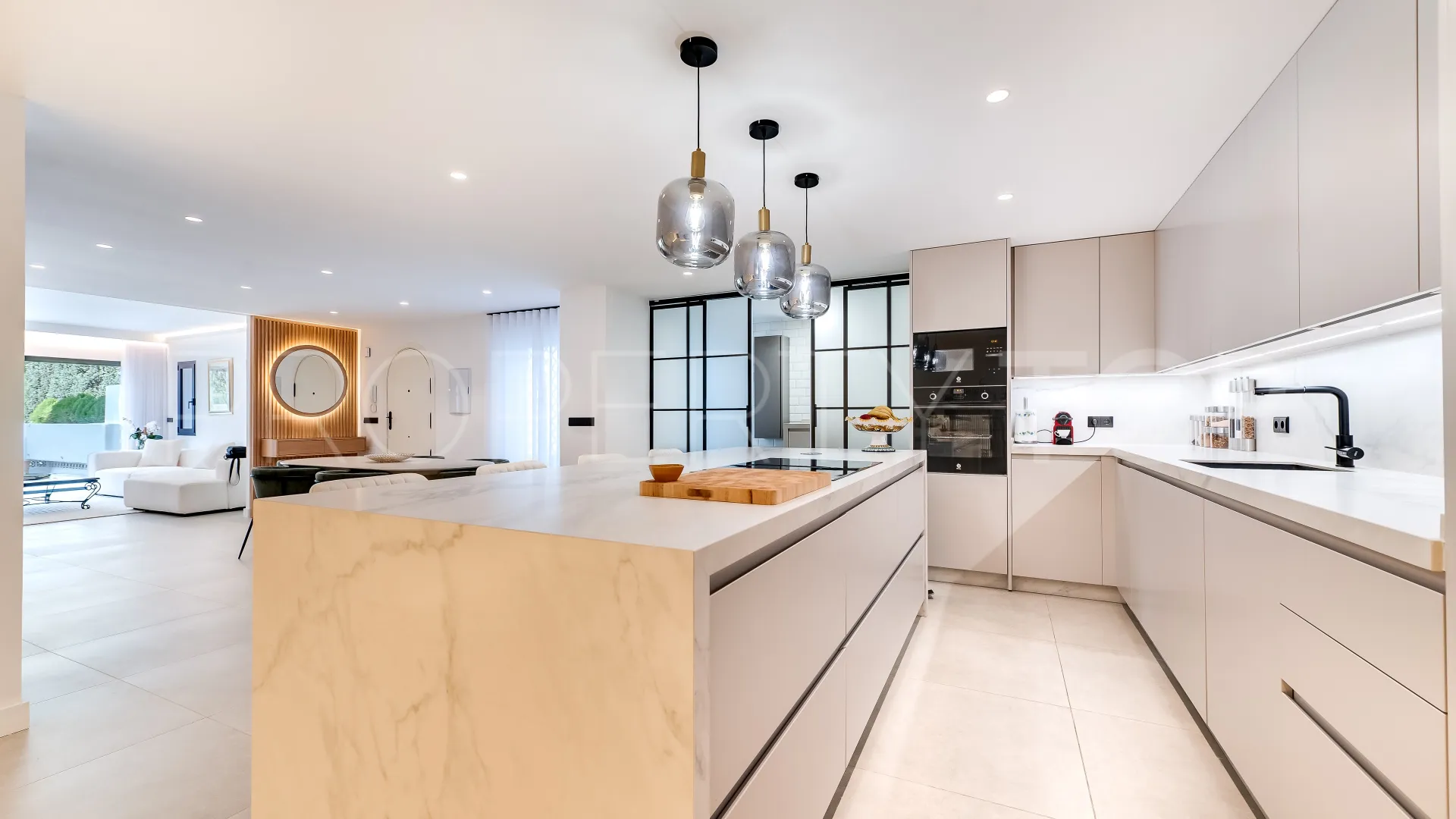 Apartment for sale in Las Lomas del Marbella Club