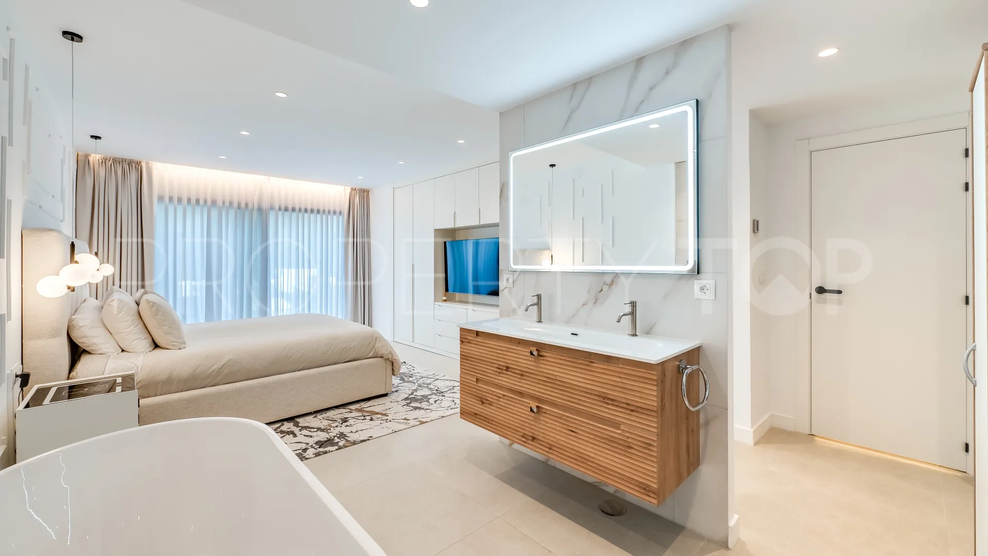 Apartment for sale in Las Lomas del Marbella Club