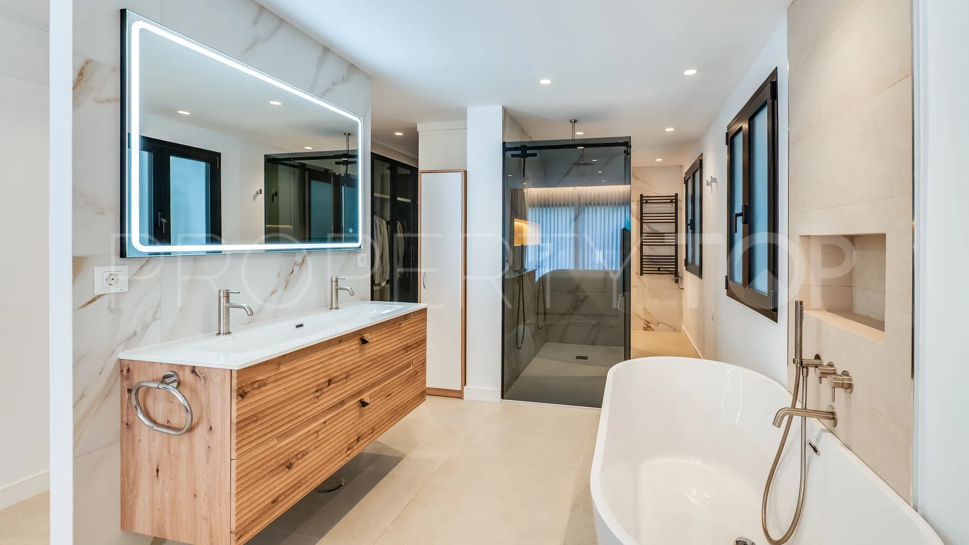 Apartment for sale in Las Lomas del Marbella Club