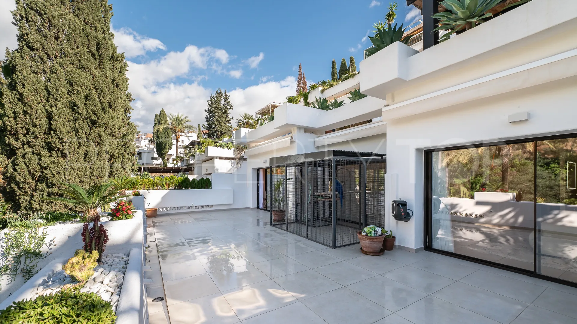 Apartment for sale in Las Lomas del Marbella Club