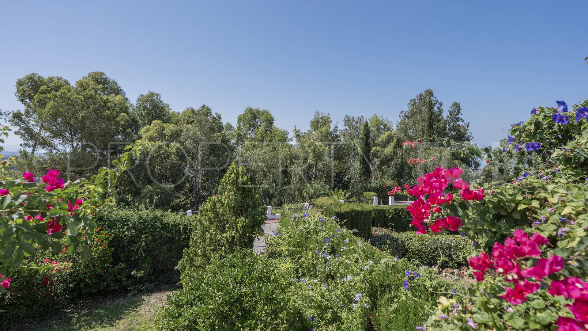 Town house for sale in Los Altos de los Monteros