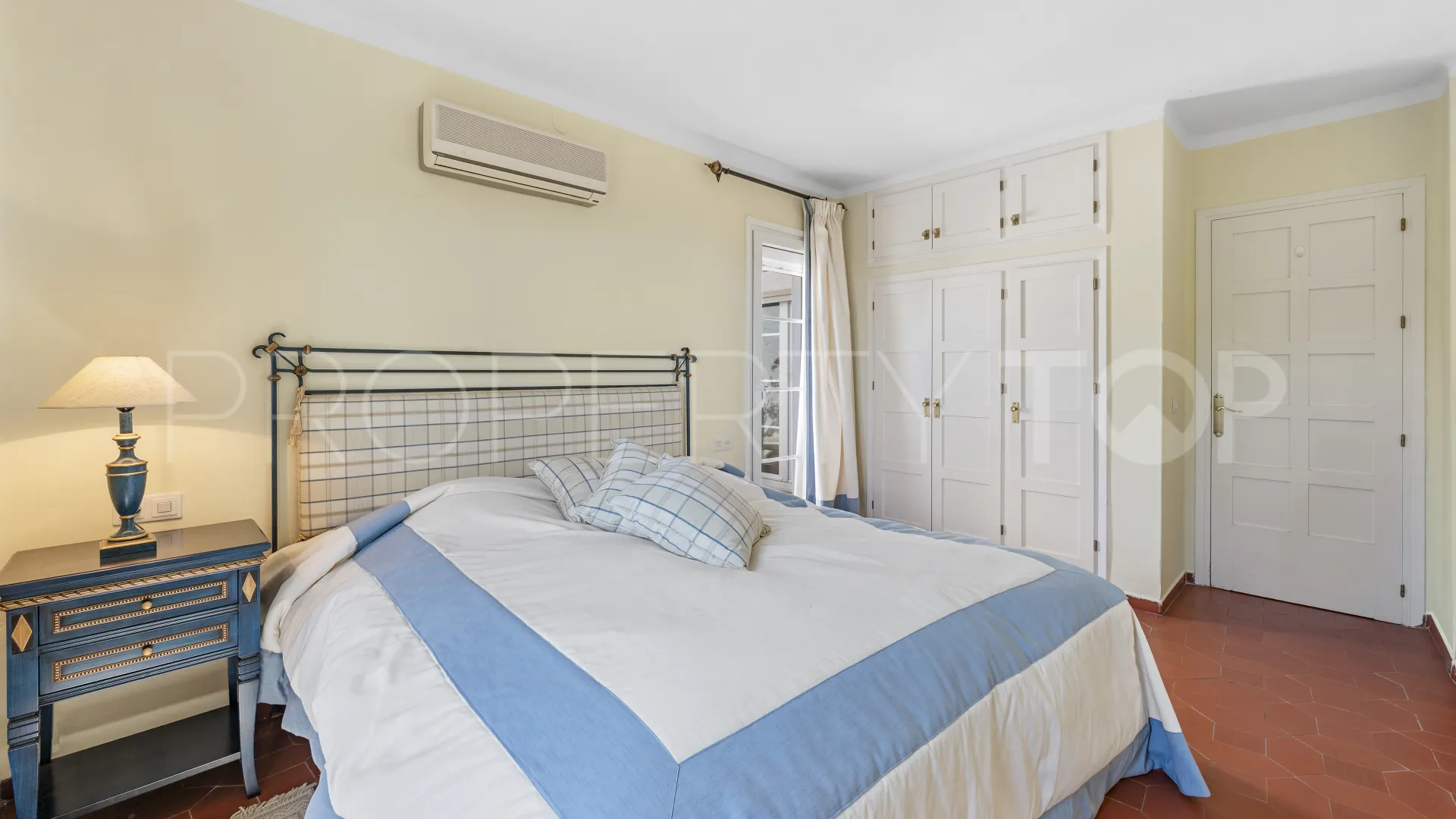 Town house for sale in Los Altos de los Monteros