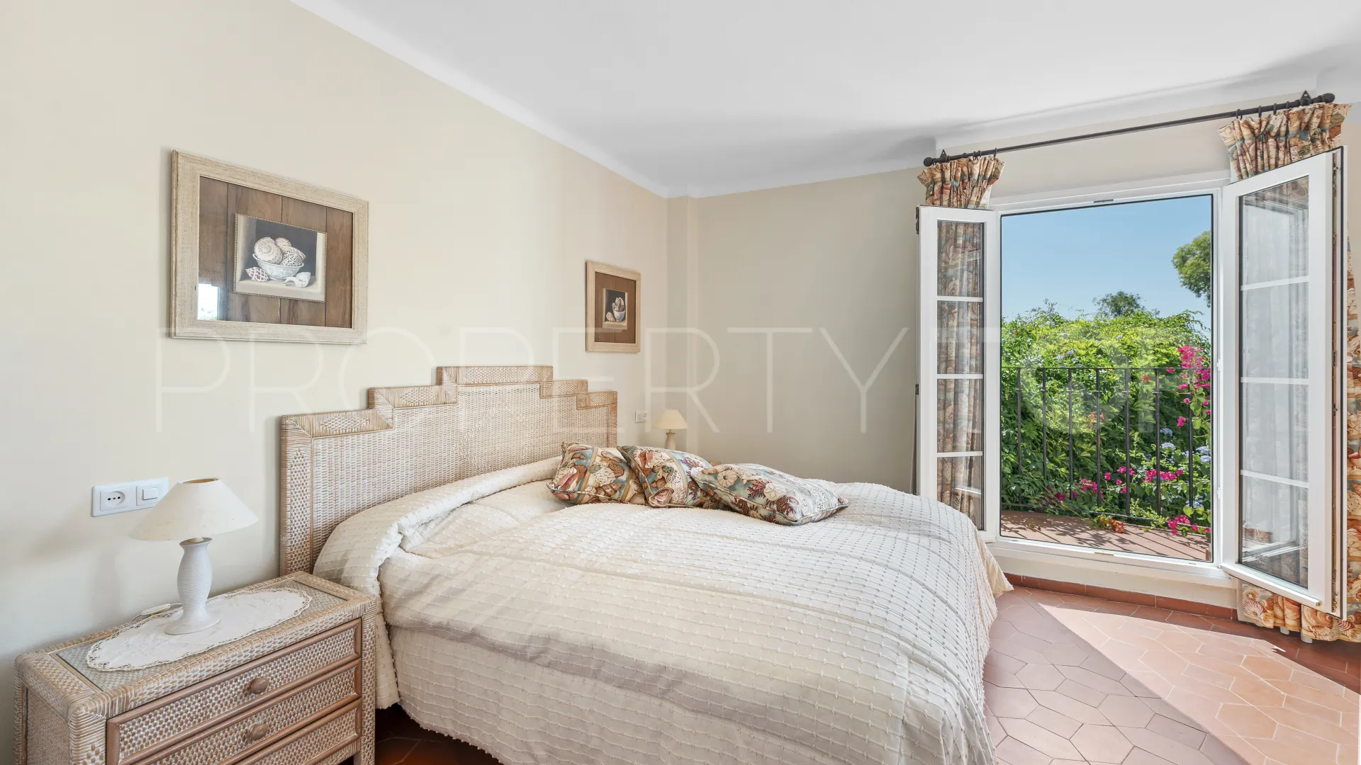 Town house for sale in Los Altos de los Monteros