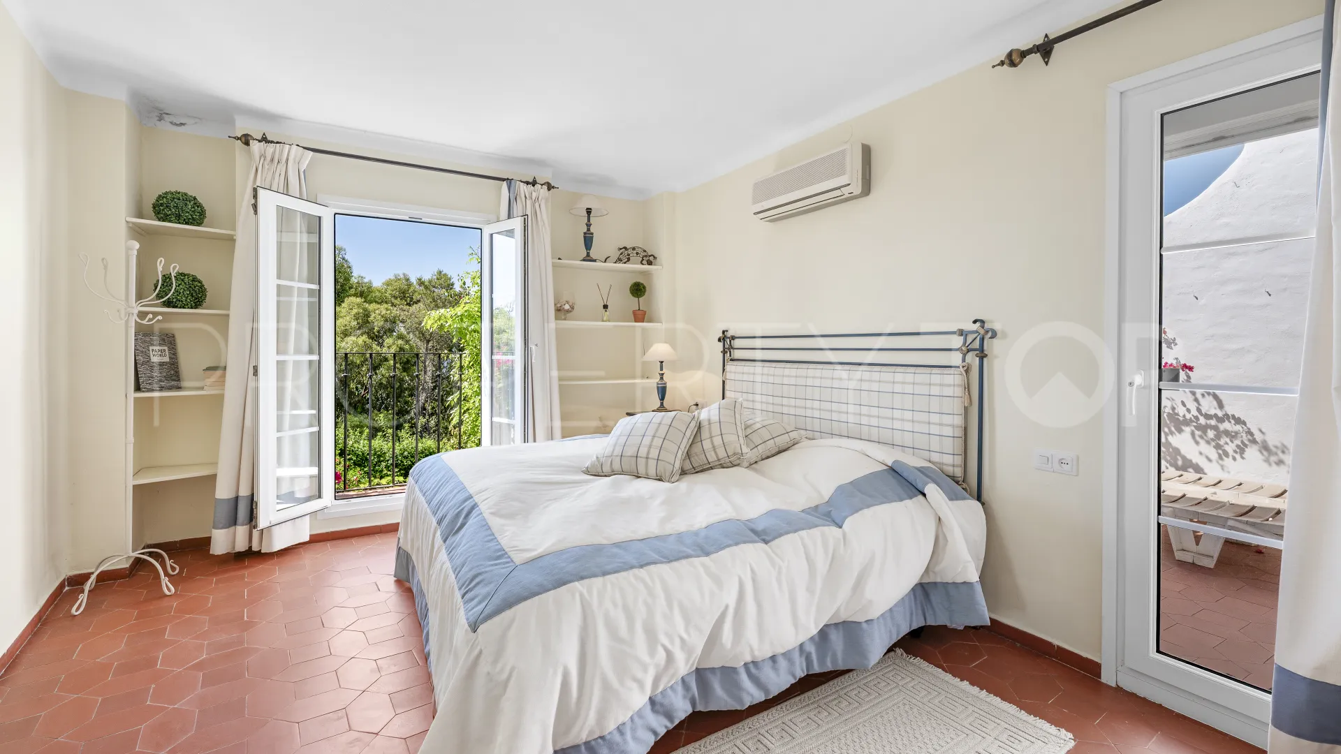 Town house for sale in Los Altos de los Monteros