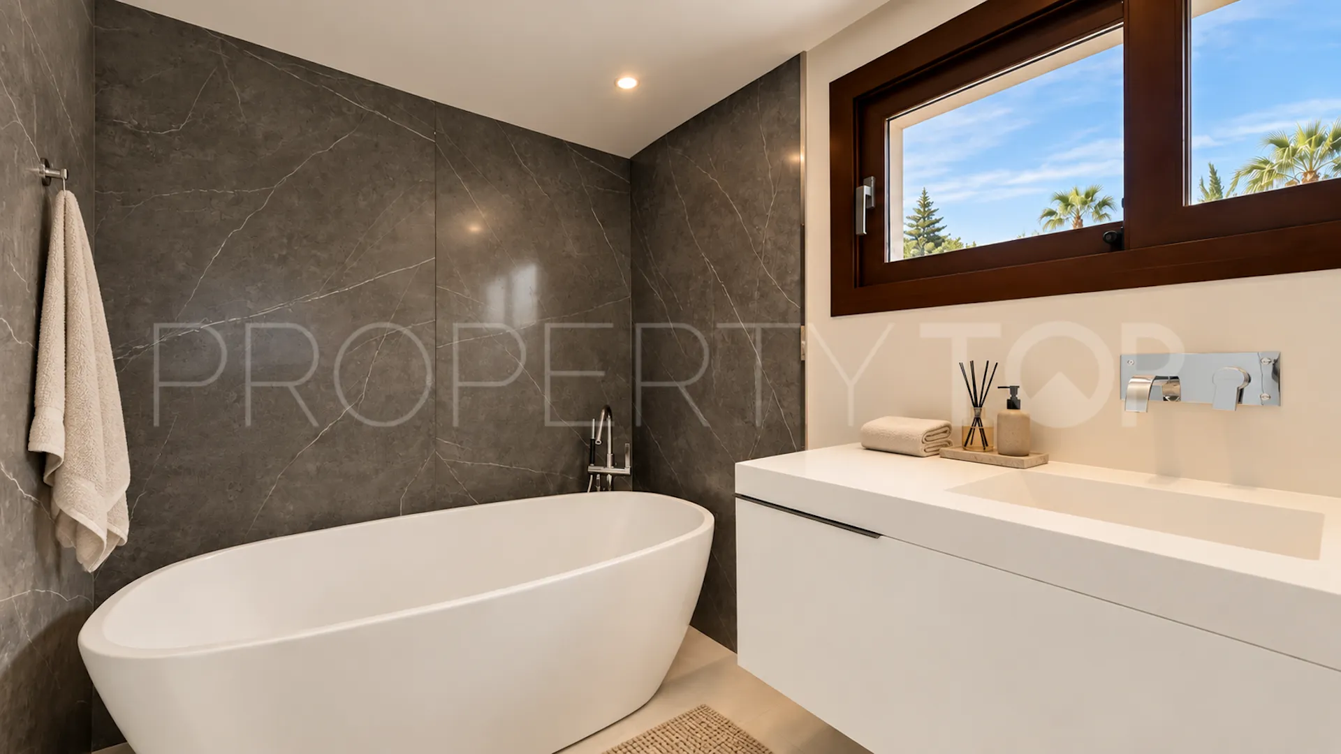 For sale El Rosario 4 bedrooms bungalow