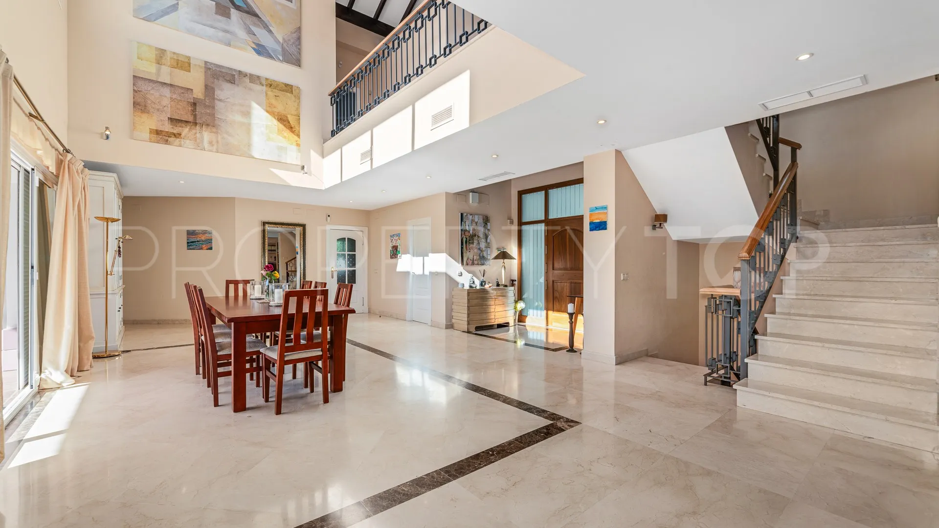 Villa en venta en Paraiso Alto de 6 dormitorios