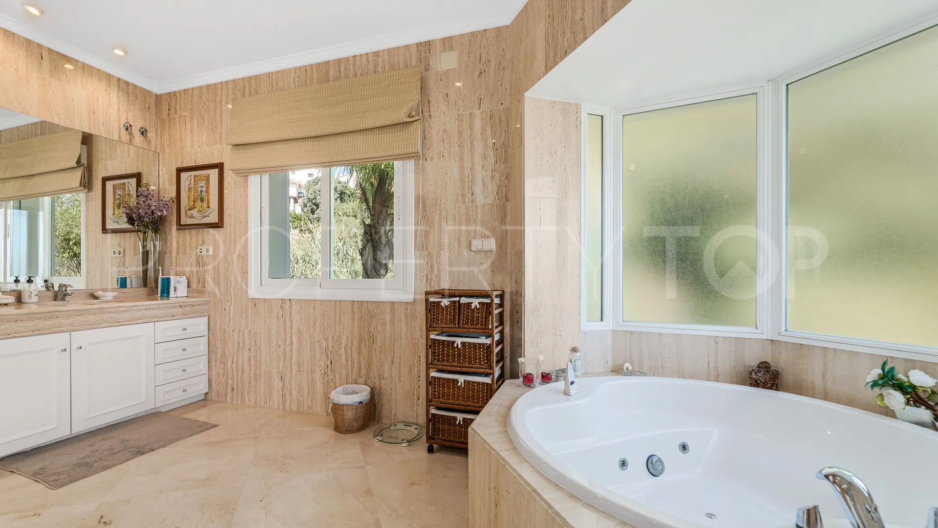 Villa en venta en Paraiso Alto de 6 dormitorios
