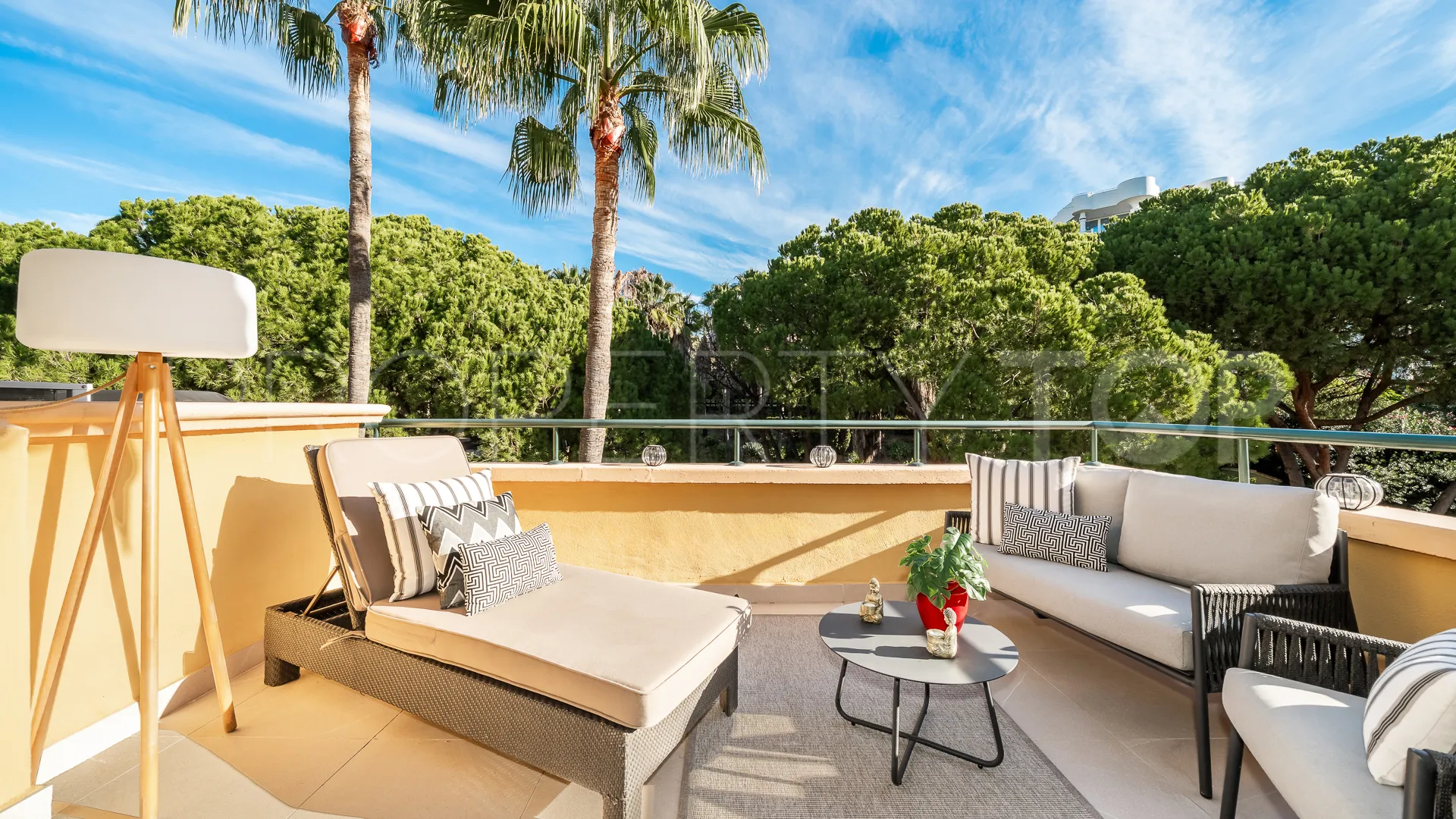Comprar apartamento en Rio Real con 3 dormitorios