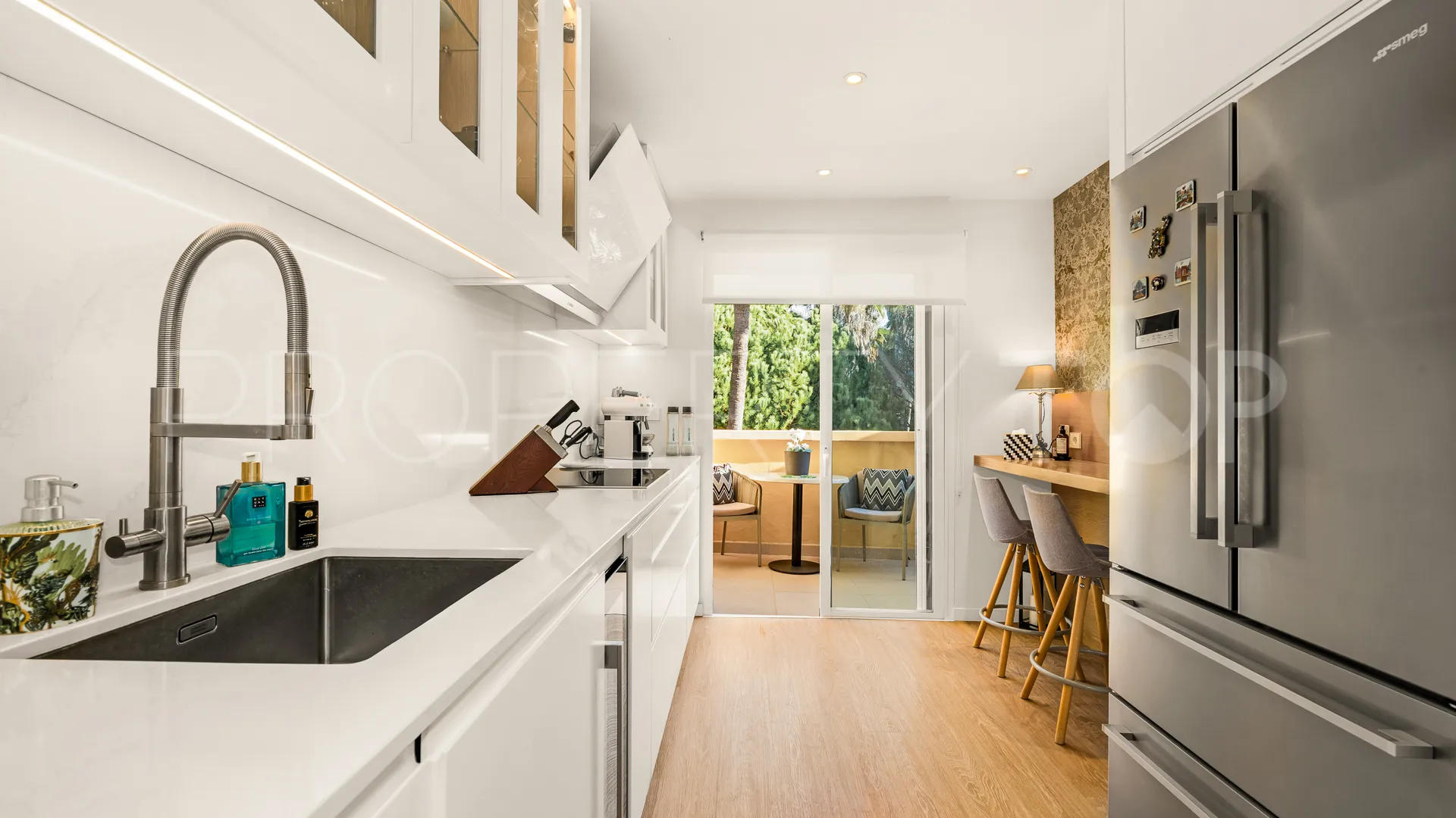 Comprar apartamento en Rio Real con 3 dormitorios