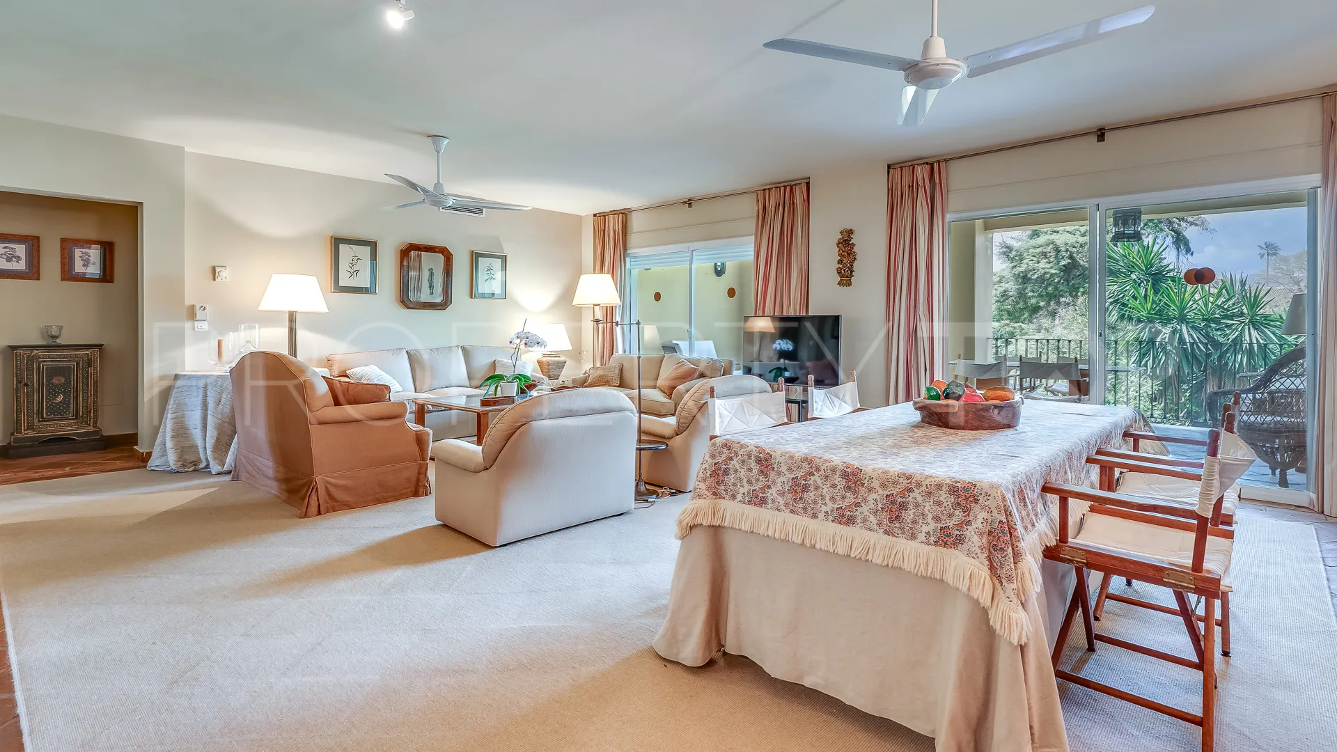 Apartment for sale in Guadalmina Alta with 4 bedrooms