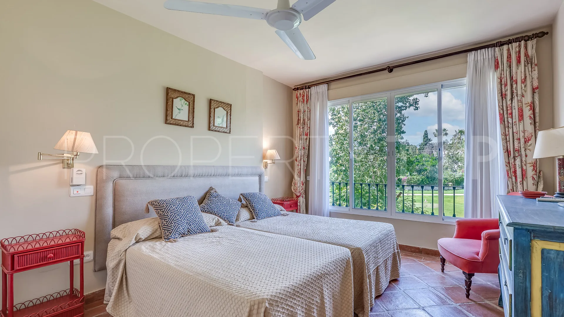 Apartment for sale in Guadalmina Alta with 4 bedrooms