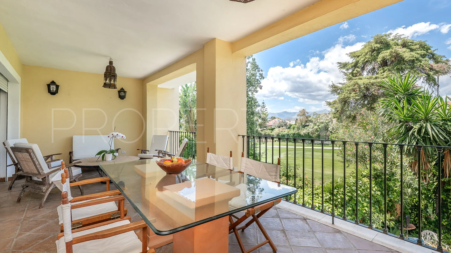 Apartment for sale in Guadalmina Alta with 4 bedrooms
