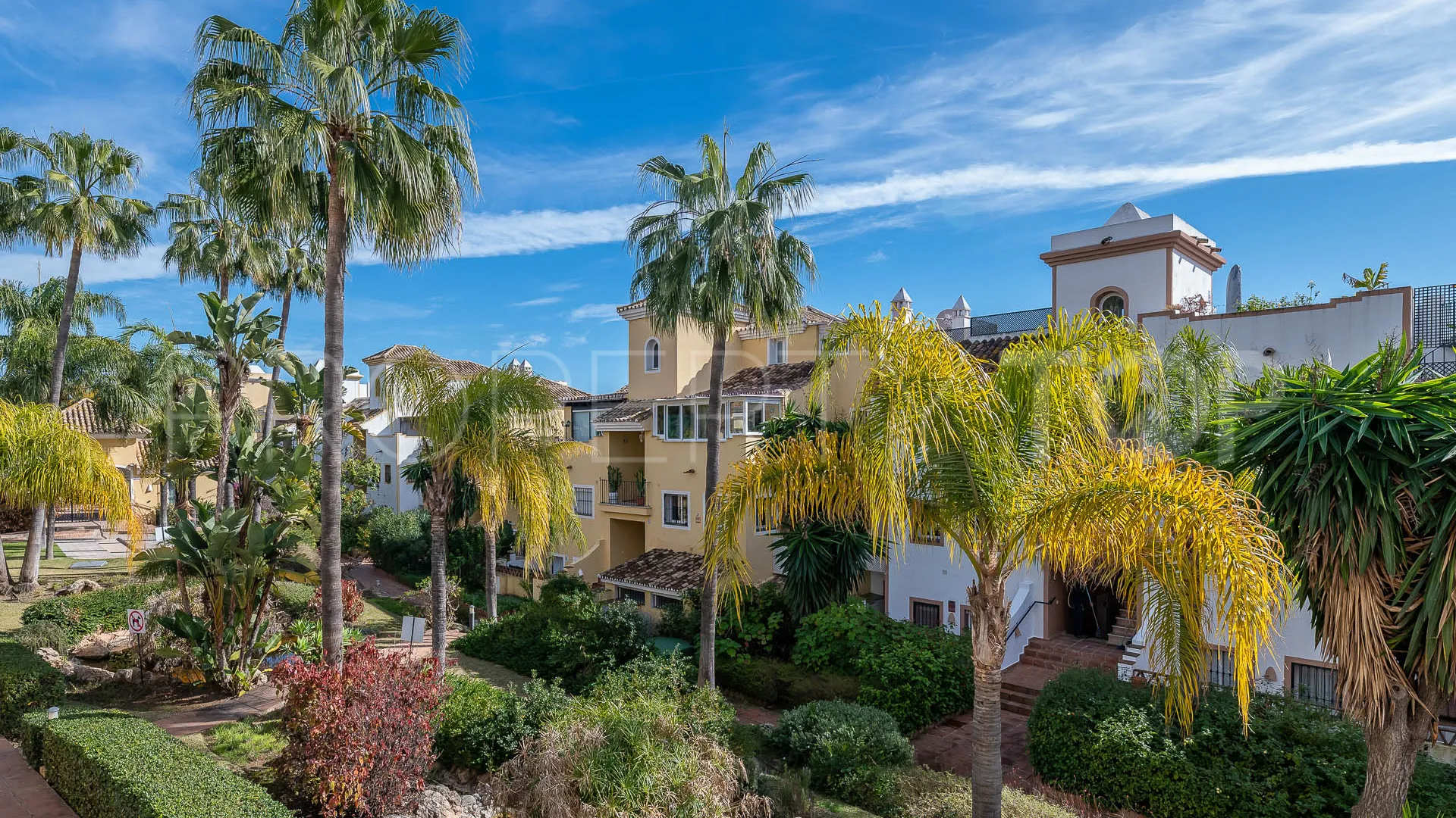 Apartment for sale in Guadalmina Alta with 4 bedrooms