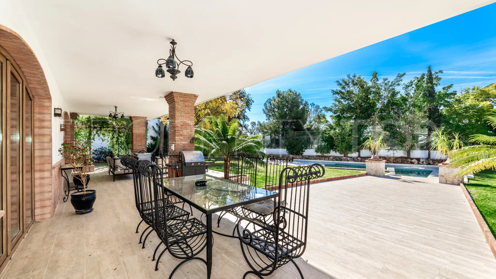 Nagüeles, villa a la venta de 5 dormitorios
