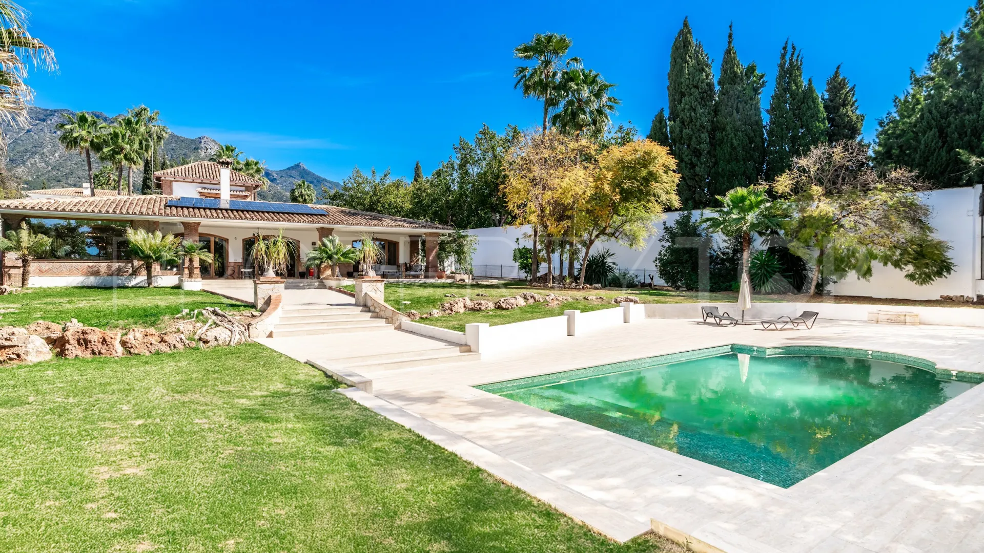 Nagüeles, villa a la venta de 5 dormitorios