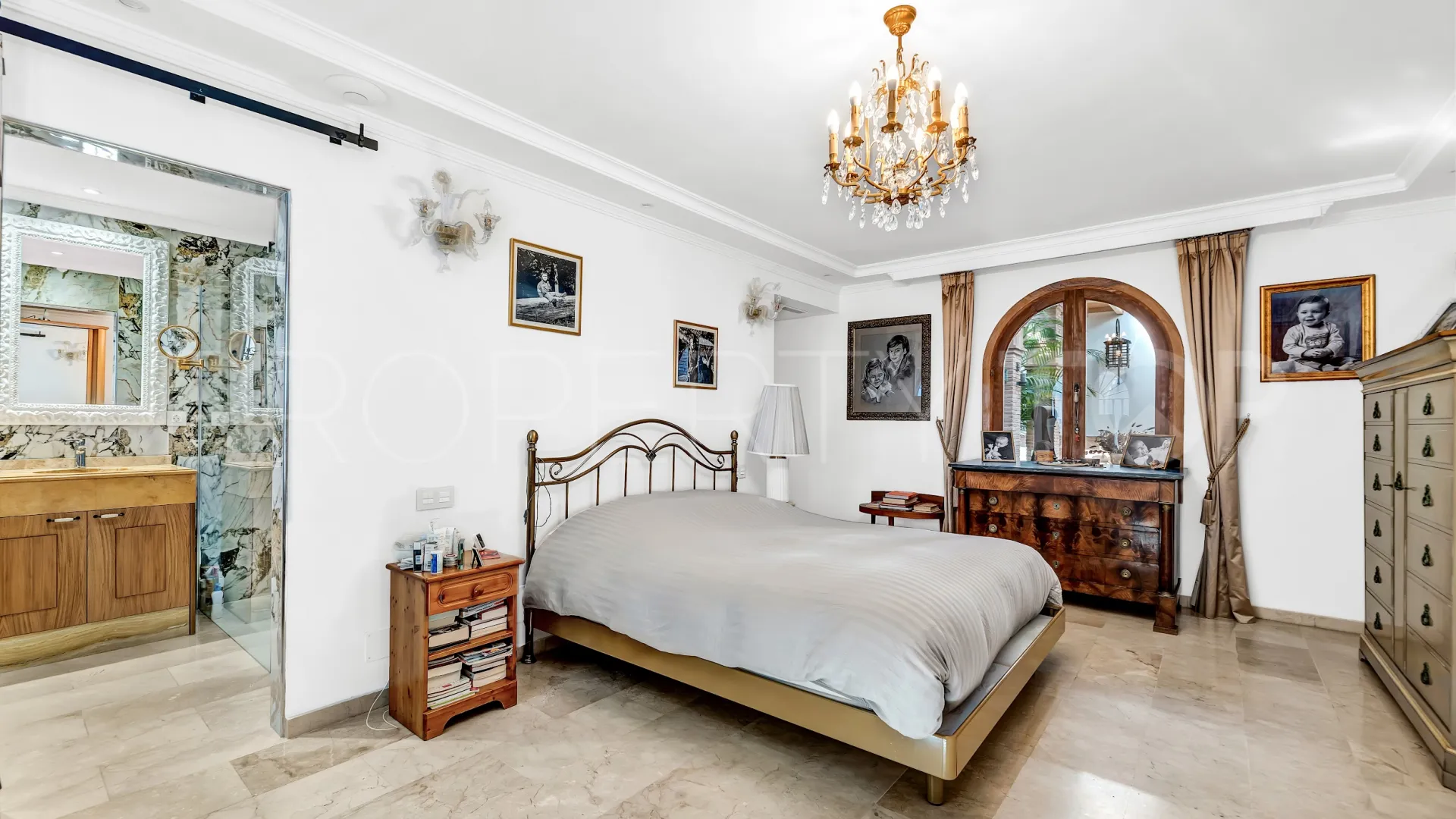 Nagüeles, villa a la venta de 5 dormitorios
