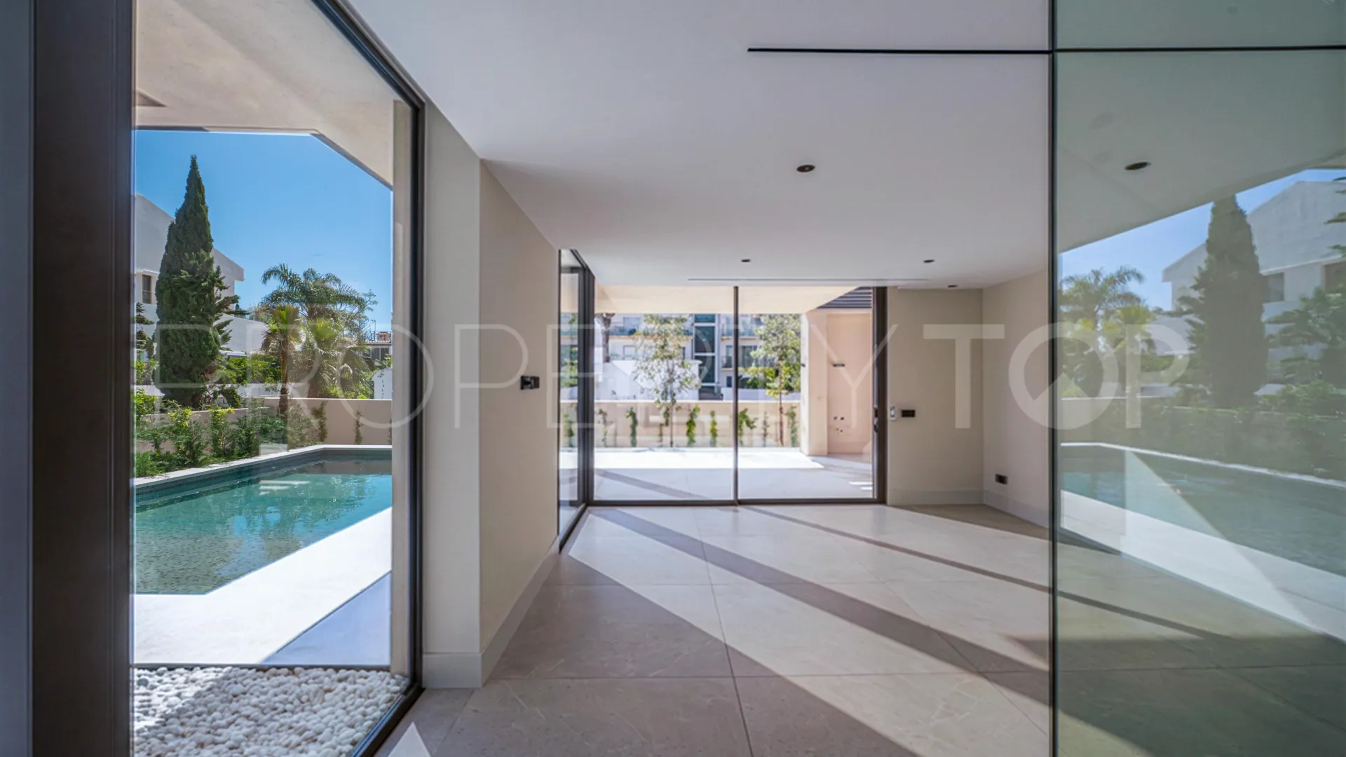 Villa for sale in Beach Side Golden Mile with 5 bedrooms