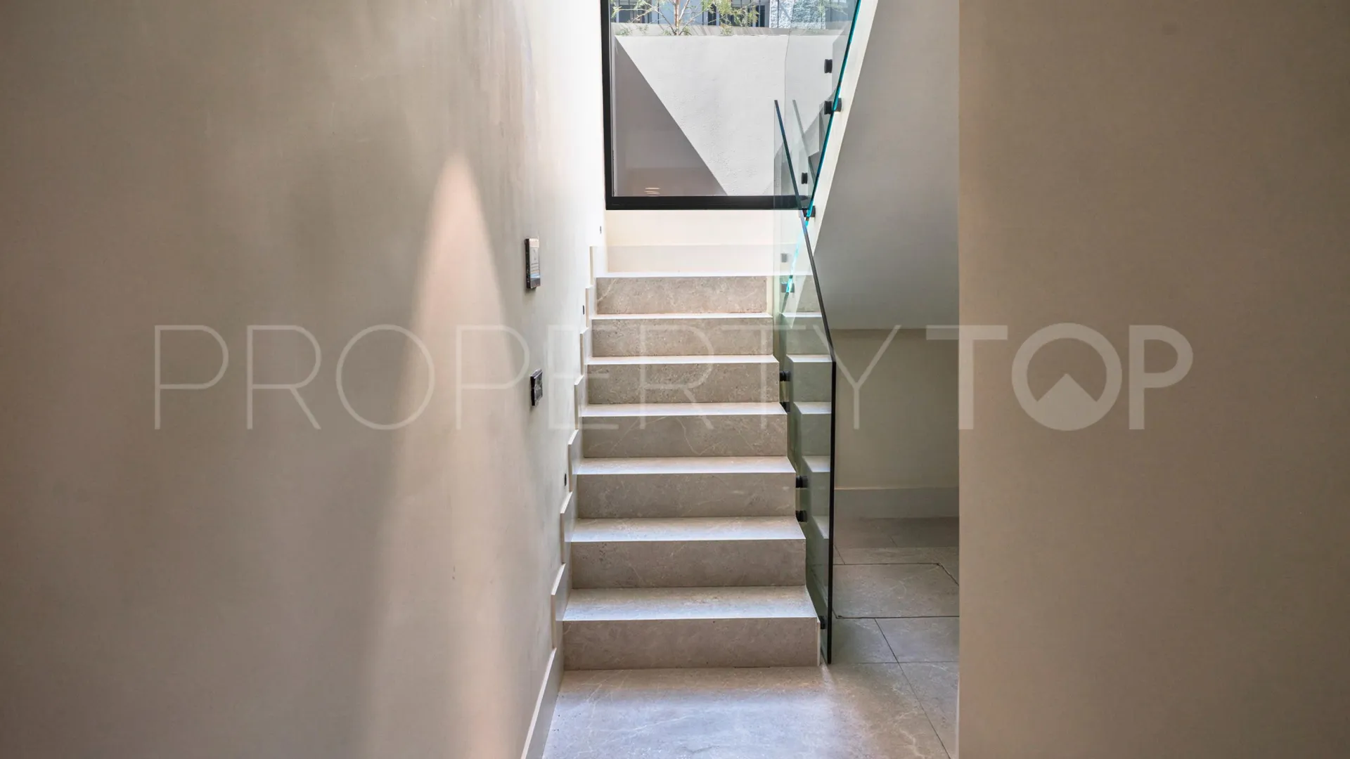 Villa for sale in Beach Side Golden Mile with 5 bedrooms
