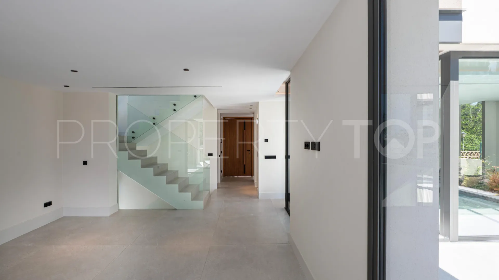 Villa for sale in Beach Side Golden Mile with 5 bedrooms